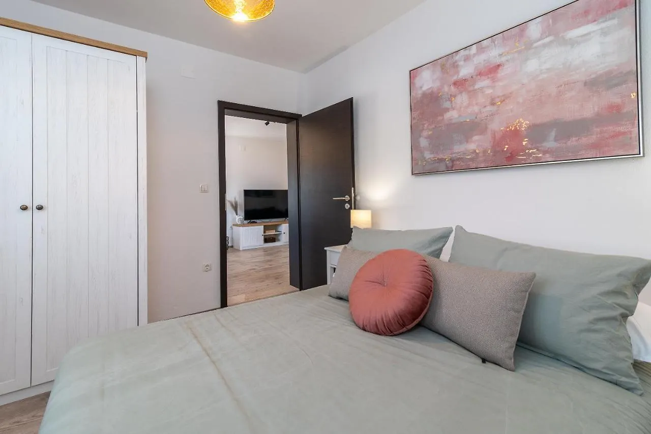 Beach Apartman Marela Slatine 0*,  Croatia