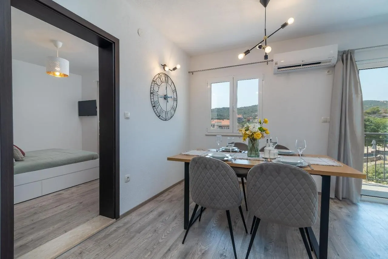 Beach Apartman Marela Slatine 0*,  Croatia