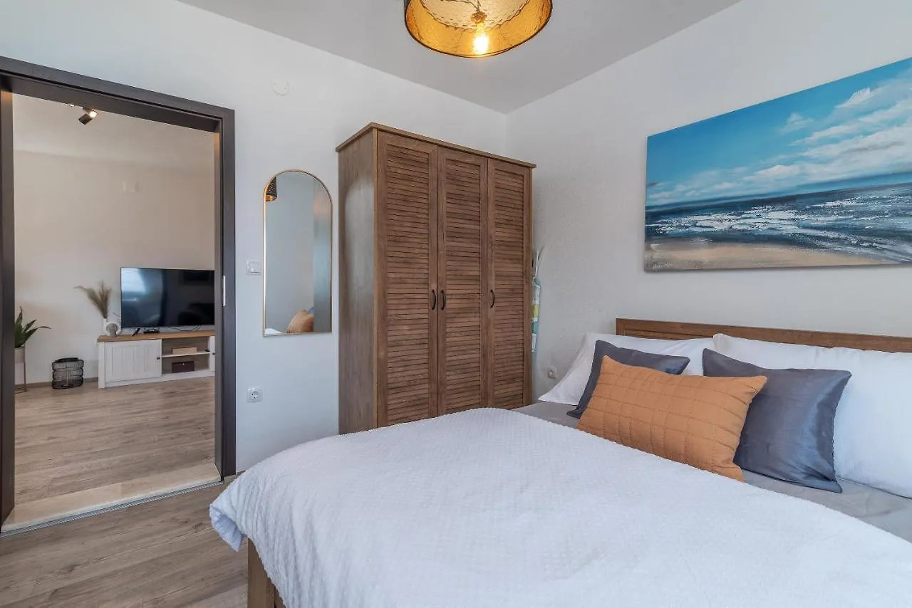 Apartment Beach Apartman Marela Slatine