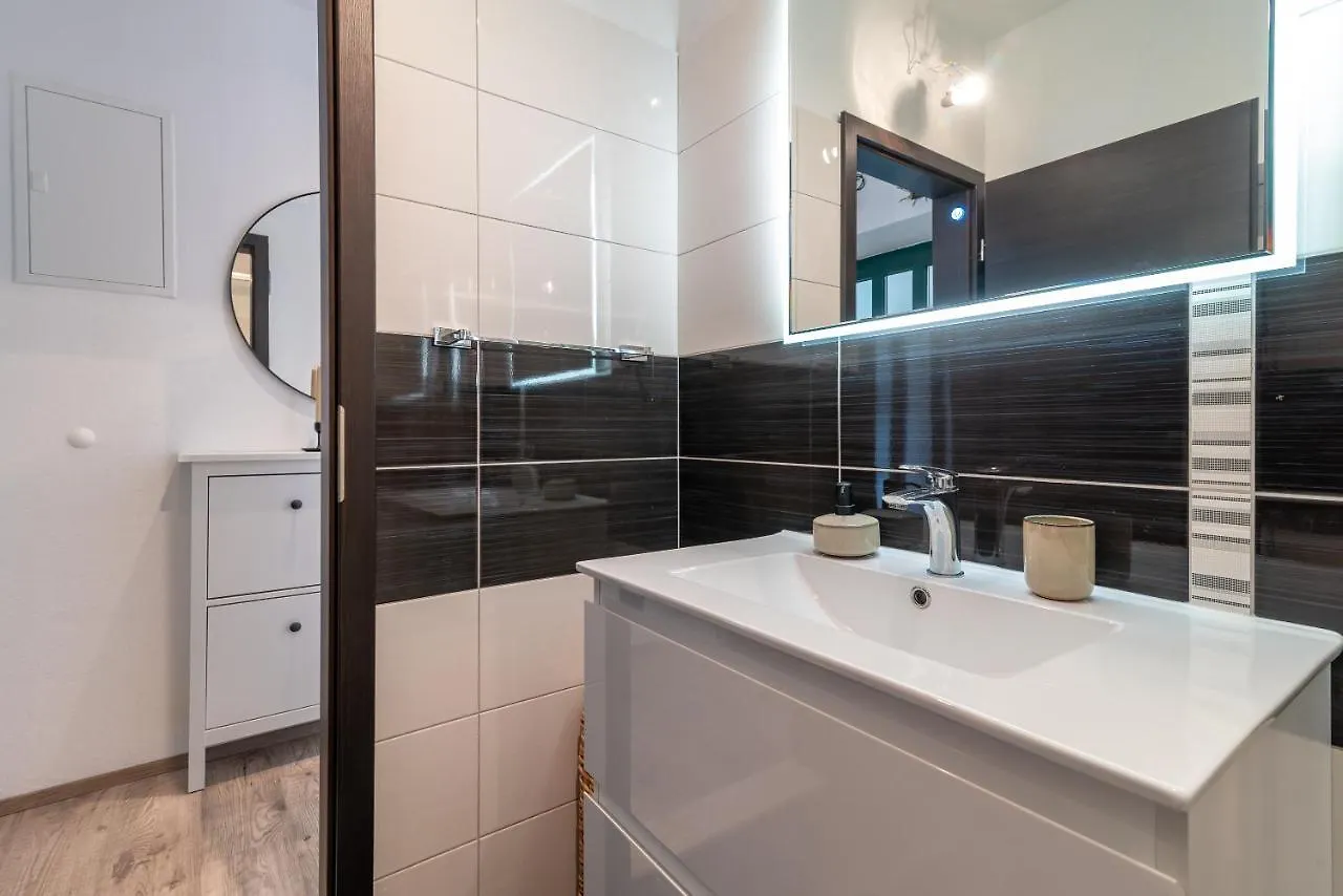 Apartment Beach Apartman Marela Slatine
