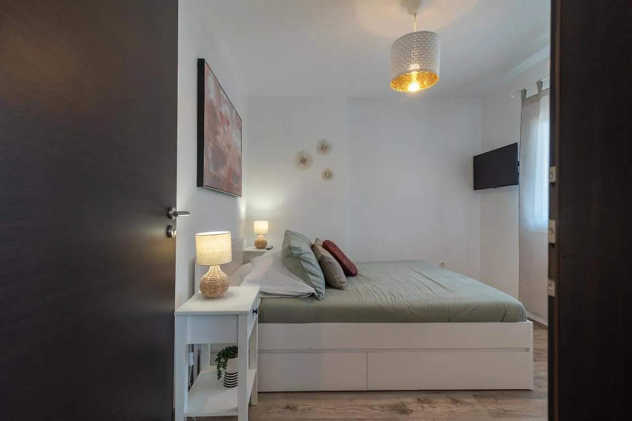 Beach Apartman Marela Slatine Apartment
